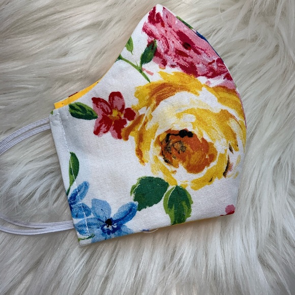 ❌OUT OF STOCK ❌Women’s face mask flower - Picture 3 of 4